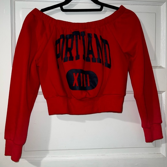Garage Cropped ‘Portland XVII’ Red Sweatshirt, size Small - Picture 1 of 3